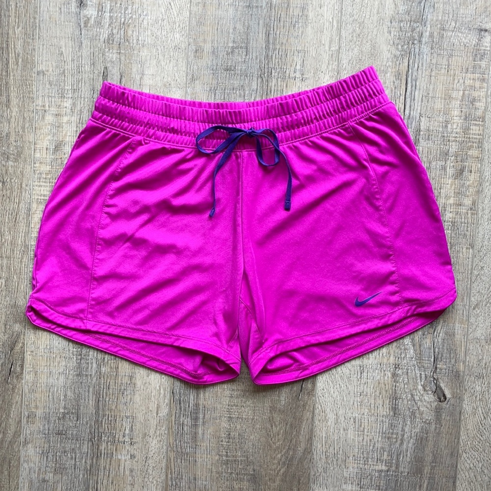 Nike Women’s Magenta Purple Shorts Size Small